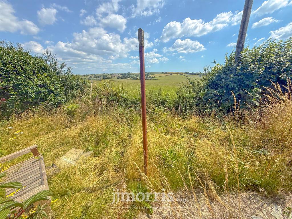 F4 AE4 F79-887 B-4 F08-8 F85-5 A3 EC3718 E02.jpeg