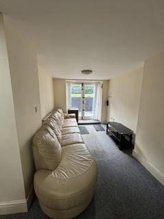 2 bedroom flat to rent, Whalley Road, Manchester M16