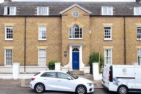 1 bedroom flat to rent, Woodside Gardens, London
