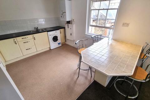1 bedroom flat to rent, Woodside Gardens, London
