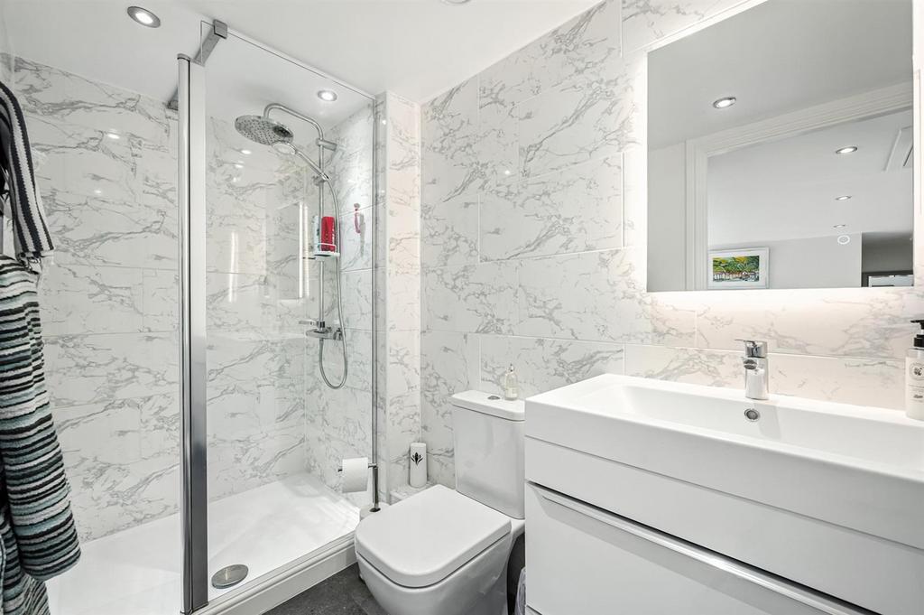 Shower Room.jpg