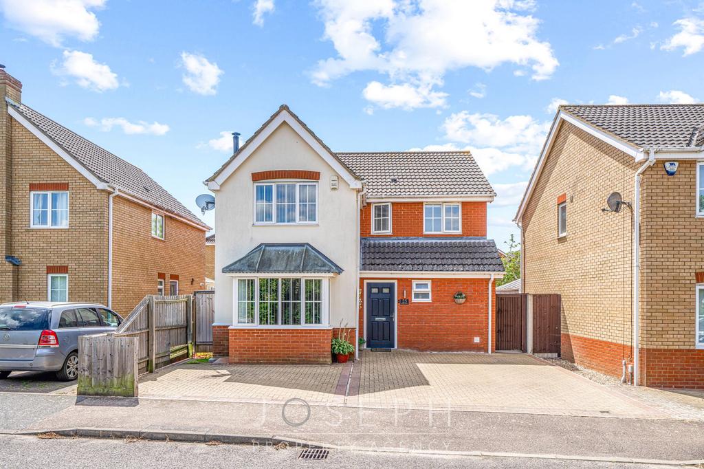 4 bedroom detached house for sale