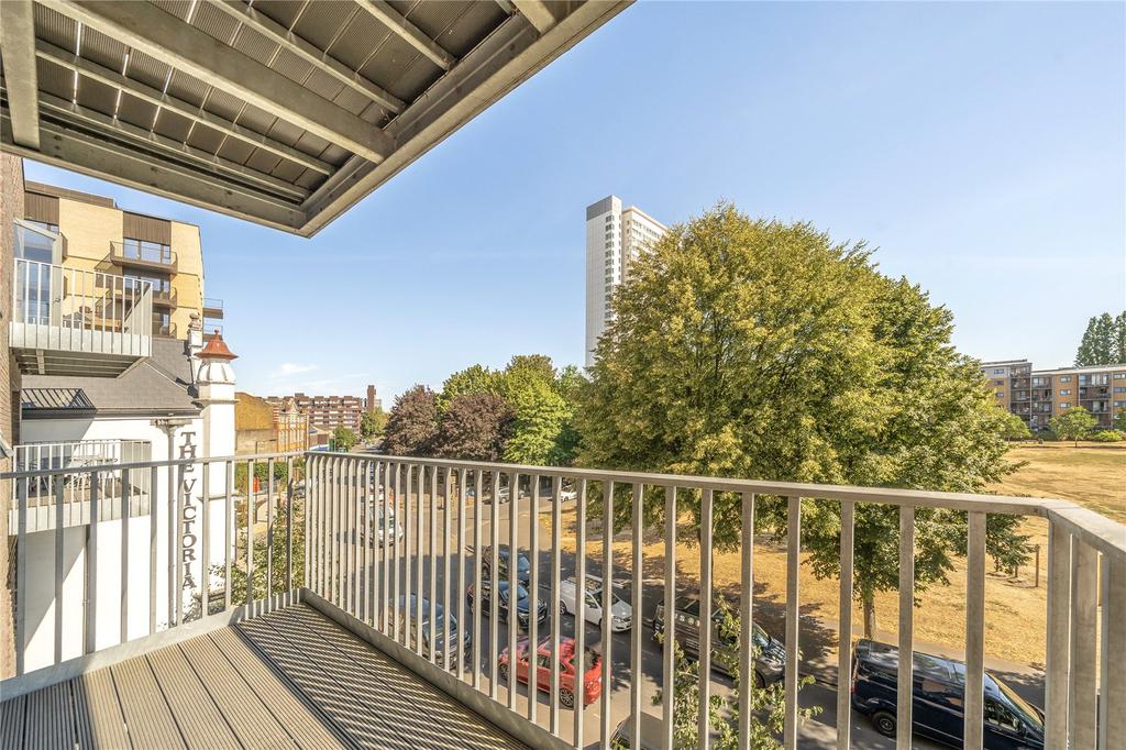 Apartment in London - More