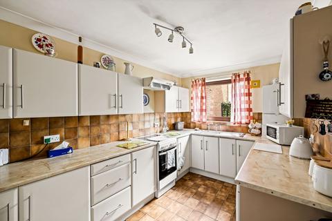 2 bedroom flat for sale, Castlemount Road, Dover, CT16