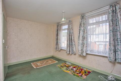 16 Chevalier Road, Dover, CT17 9PG