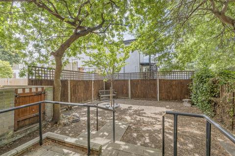 4 bedroom maisonette for sale, Batman Close, W12