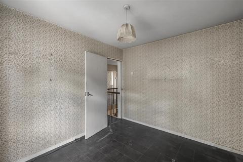 4 bedroom maisonette for sale, Batman Close, W12