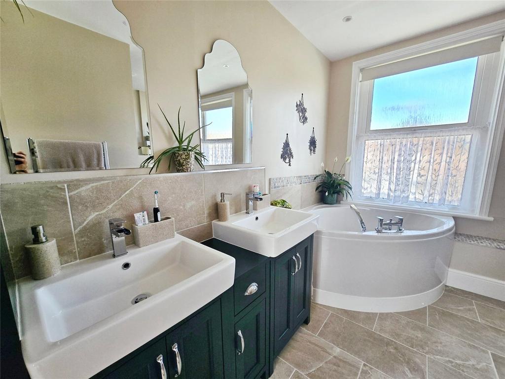 Ensuite