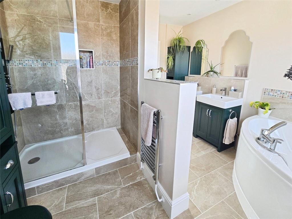 Ensuite