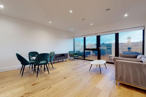 3 bedroom flat to rent, New Horizons Court