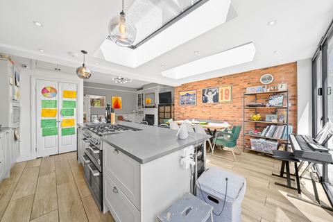 25 Aberdeen Road, London, NW10 1LU