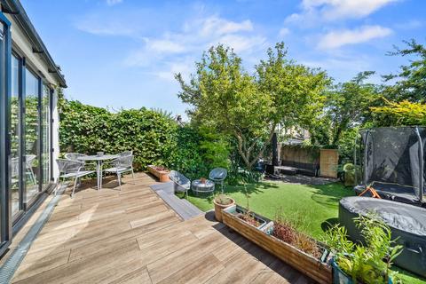 25 Aberdeen Road, London, NW10 1LU
