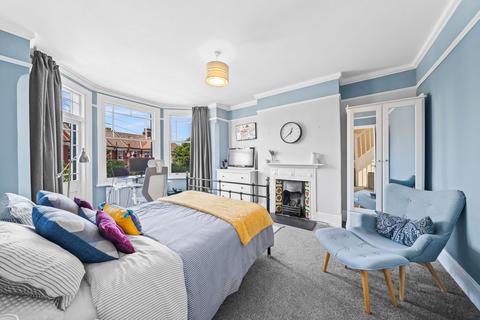 25 Aberdeen Road, London, NW10 1LU