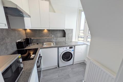 2 bedroom flat to rent, Union Grove, Aberdeen, AB10
