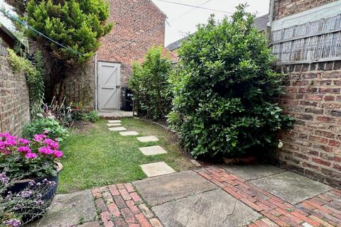 2 bedroom terraced house to rent, Lower Ebor Street, York, North Yorkshire, YO23