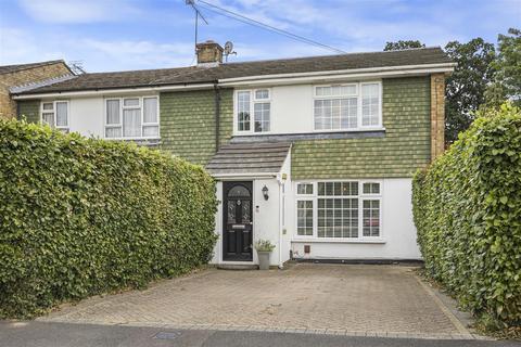 64 Buckingham Drive, Emmer Green, Reading, RG4 8SA