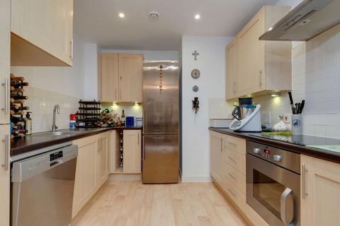 2 bedroom flat for sale, All Saints Road, London W3