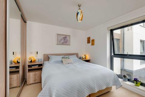 2 bedroom flat for sale, All Saints Road, London W3