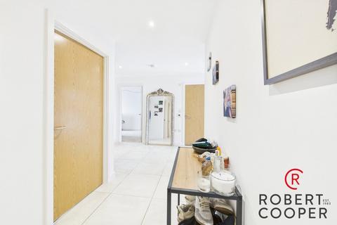 3 bedroom apartment for sale, Eastcote Lane, Rayners Lane, HA2