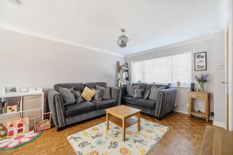 3 bedroom end of terrace house for sale, Busdens Close, Surrey GU8