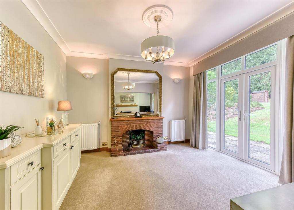78 Orton Lane-lounge2.jpg
