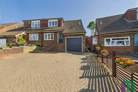 32 Chalton Heights, Chalton, Luton, LU4 9UF