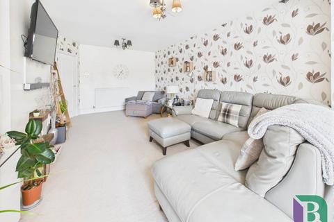32 Chalton Heights, Chalton, Luton, LU4 9UF