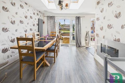 32 Chalton Heights, Chalton, Luton, LU4 9UF
