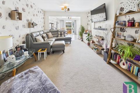 32 Chalton Heights, Chalton, Luton, LU4 9UF