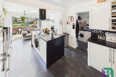 32 Chalton Heights, Chalton, Luton, LU4 9UF