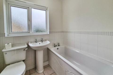 3 bedroom townhouse for sale, New Street, Lees, Oldham, OL4