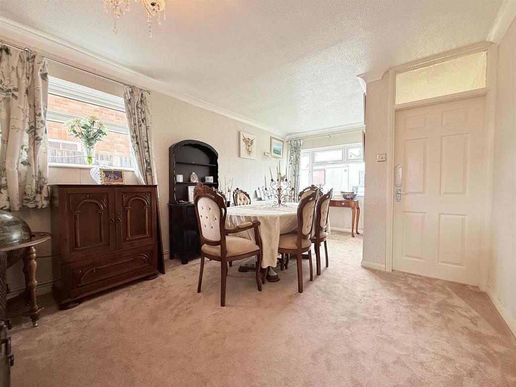 Dining room.jpg