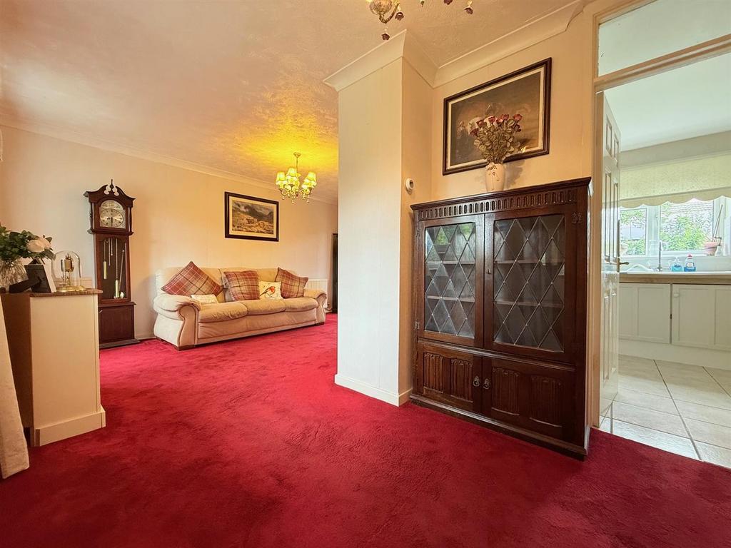 Living room 3.jpg