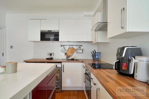 2 bedroom apartment for sale, Hampstead Gardens, Temple Fortune NW11