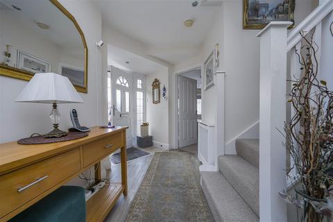 7 Broad Acre, Bricket Wood, St Albans, AL2 3RX