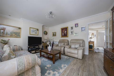 7 Broad Acre, Bricket Wood, St Albans, AL2 3RX