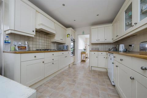 7 Broad Acre, Bricket Wood, St Albans, AL2 3RX