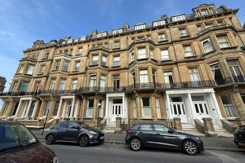 3 bedroom flat to rent, Hamilton Mansions, Hove BN3