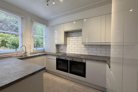 3 bedroom flat to rent, Hamilton Mansions, Hove BN3
