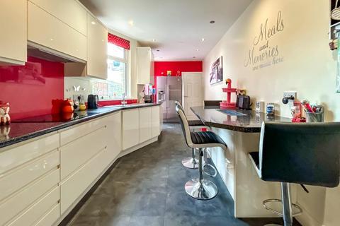 4 bedroom terraced house for sale, Glenwood Avenue, Westcliff-on-Sea SS0