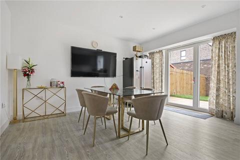 3 bedroom detached house to rent, Gregory Park Mews, Cambridge, CB5