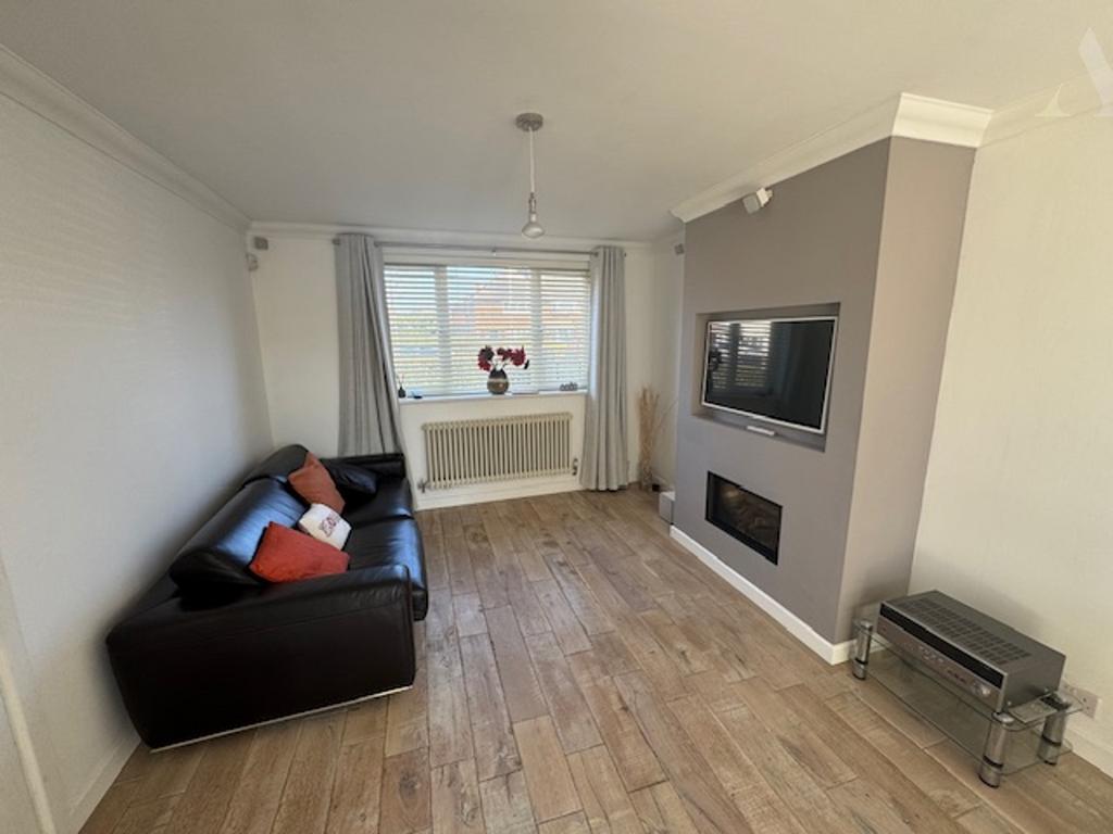 220 Old Croft Lane lounge