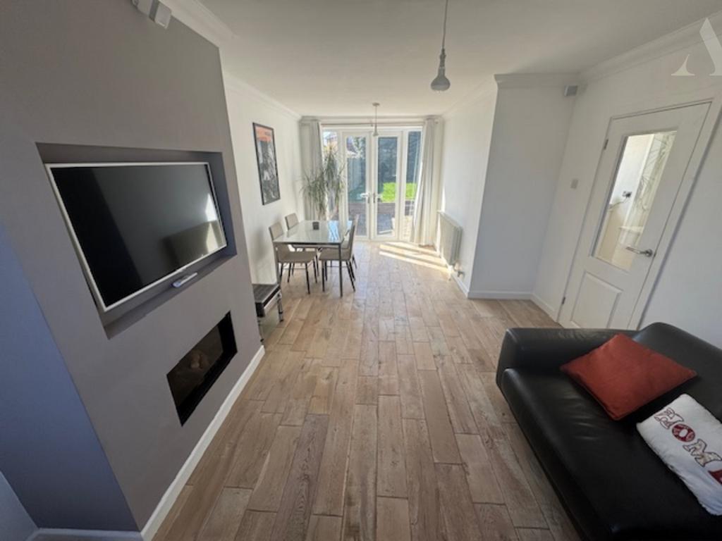 220 Old Croft Lane lounge diner