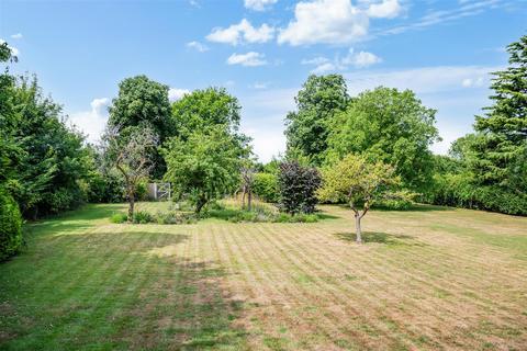 5 bedroom detached house for sale, Ebbisham Lane, Walton On The Hill, Tadworth