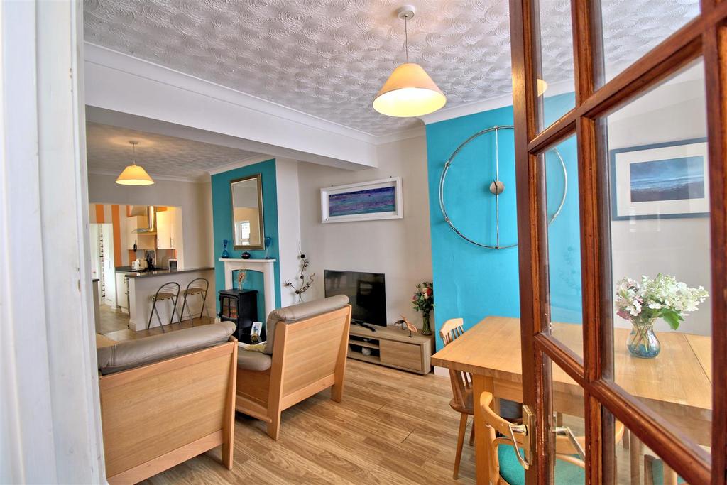 Living Dining Area