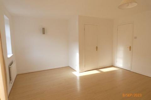 3 bedroom end of terrace house to rent, Petworth Drive, Market Harborough LE16