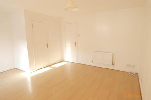 3 bedroom end of terrace house to rent, Petworth Drive, Market Harborough LE16