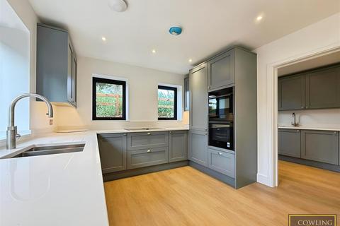 4 bedroom detached house for sale, Coxes Farm Road, Billericay