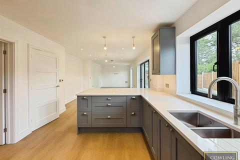 4 bedroom detached house for sale, Coxes Farm Road, Billericay
