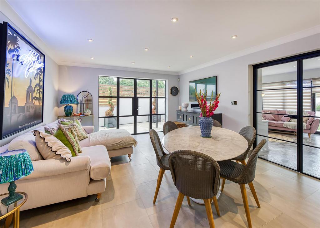 34 Post Office Road-kitchen4.jpg